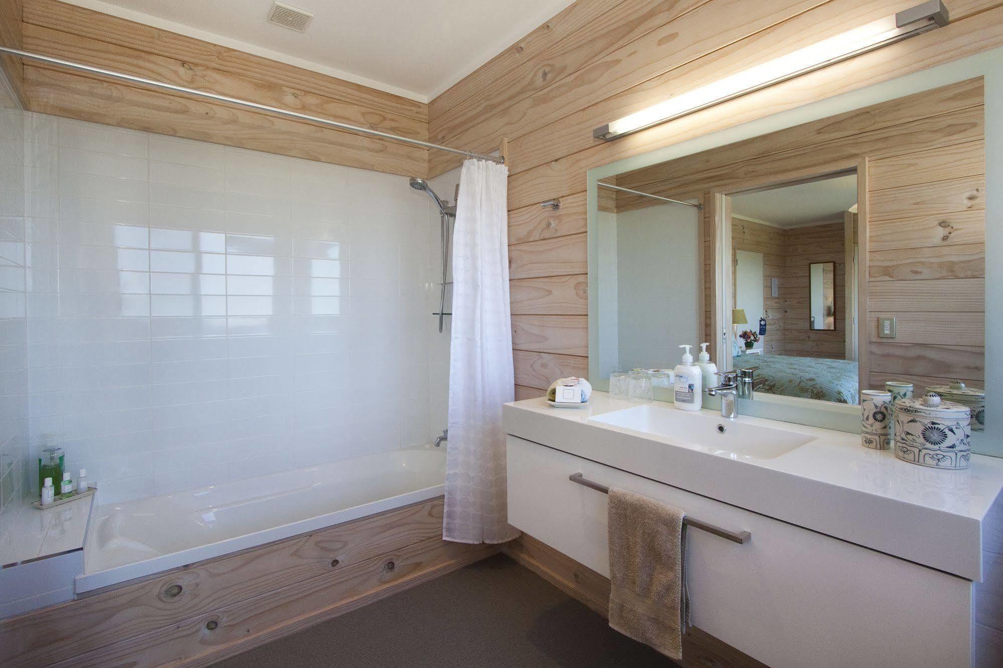 Kaimai Country Lodge กาติกาติ ภายนอก รูปภาพ